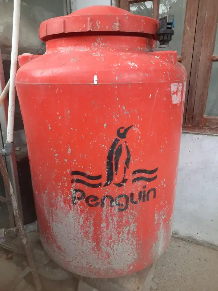 Dijual Cepat Toren Air TB: 32, 300 liter merek: penguin