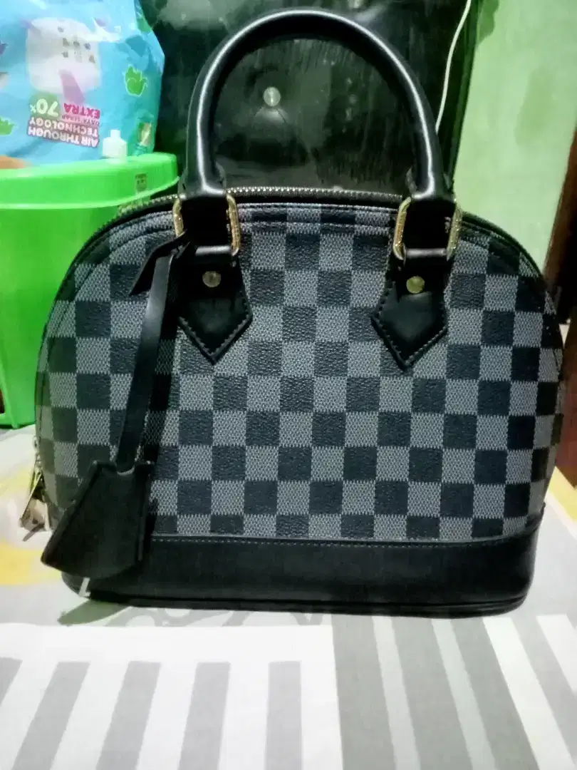 Di jual tas LV bukan ory