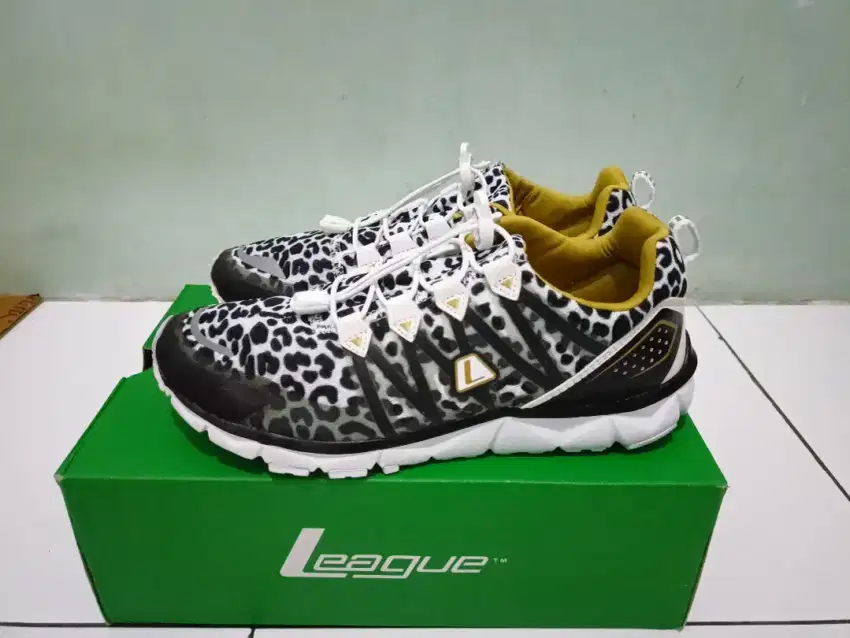 Dijual sepatu LEAGUE Leopard