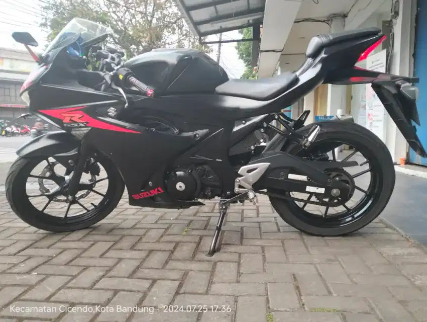 Suzuki GSX R dijual 15 jt