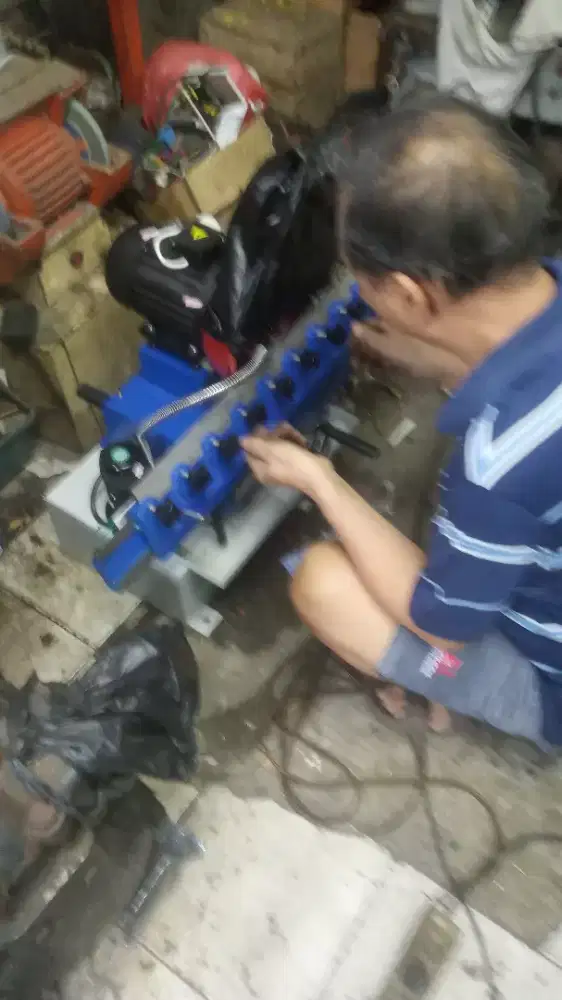 Jasa asah pisau baru/bekas pencacah plastik.