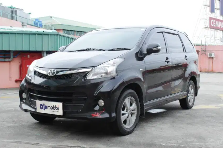 Toyota Avanza 1.5 Veloz Bensin-AT 2012 Hitam /