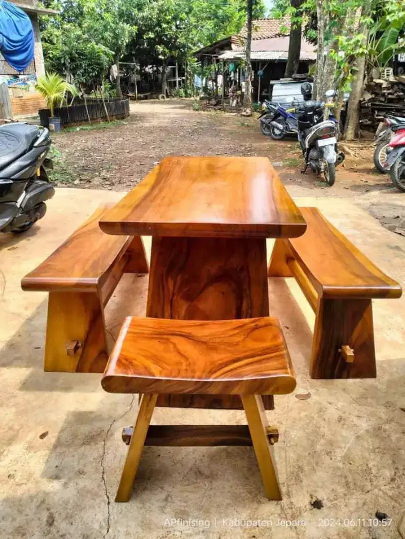 Set meja bangku trembesi