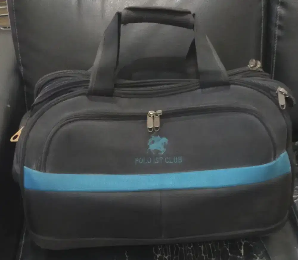 Koper Polo 1st Club hitam