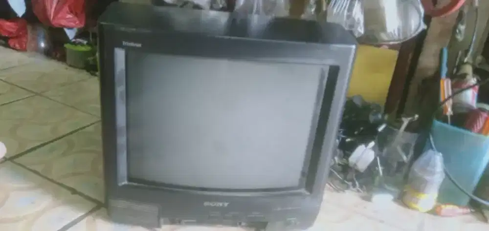 Tv sony 14 kond mls skl syg matot Utk yg phm sj hrg nya Se lg ada nih