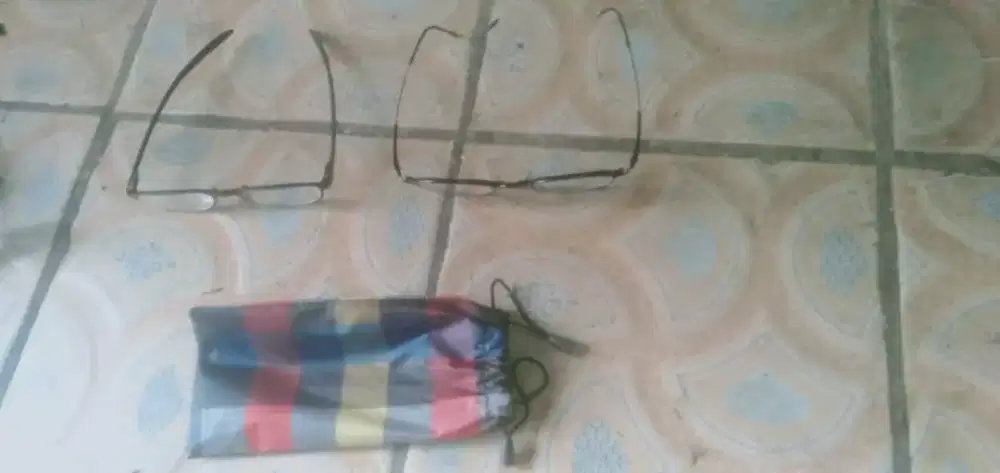 Se psg kaca mata baca utk ank2 kond spt baru se lg ada cpt murah sj