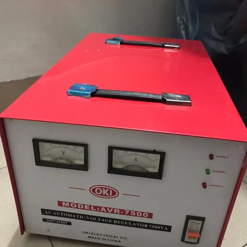 Stabilizer Listrik AVR-7500 merk OKI bekas