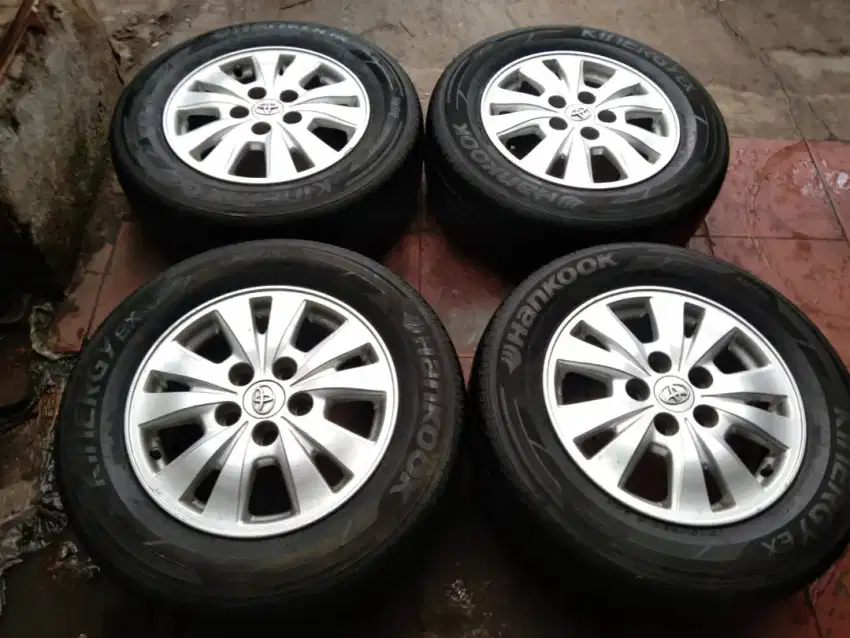 Velg dan ban r15 innova