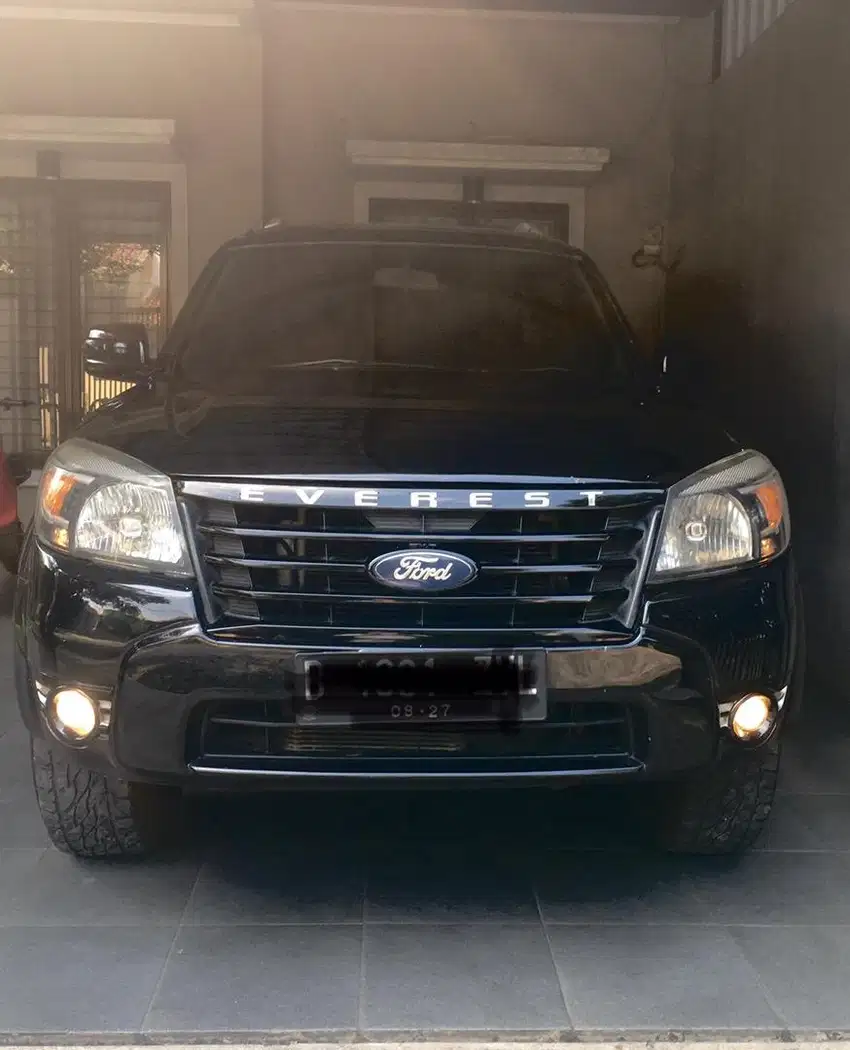 Dijual Ford Everest 2.5 XLT 4x2 - AT