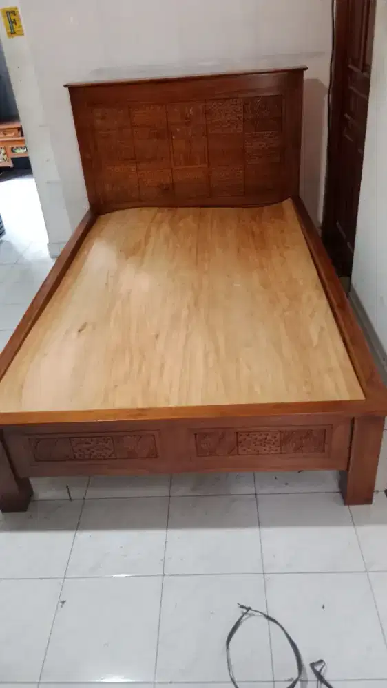 Dicari dipan bekas jati yg msh layak