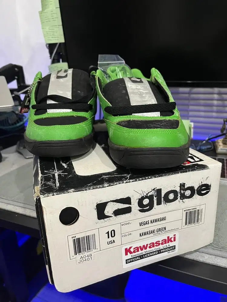 Kawasaki globe shoes size 44