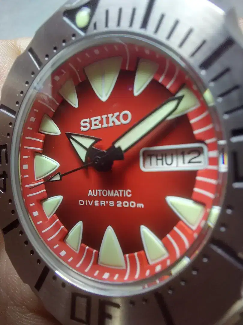 SEIKO DRAKULA MONSTER RED FANG