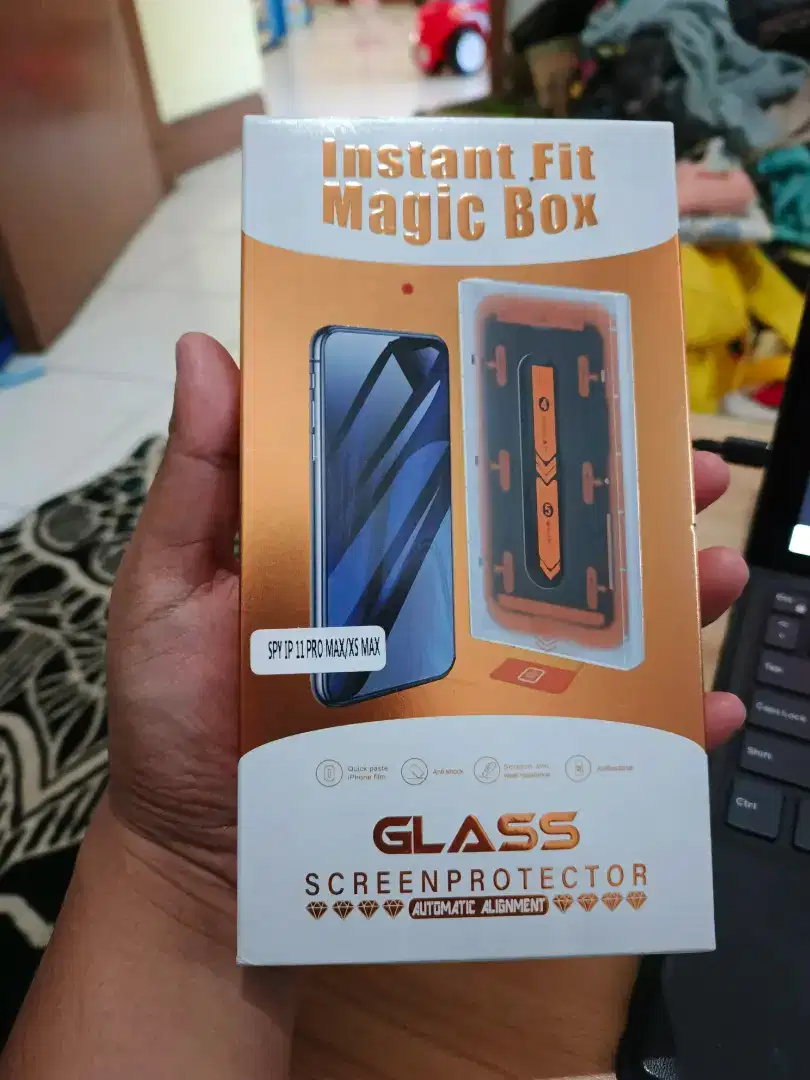 Instant fit tempered glass iphone xs max / 11 pro max