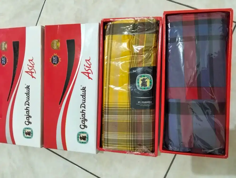 Sarung cap gajah duduk asia