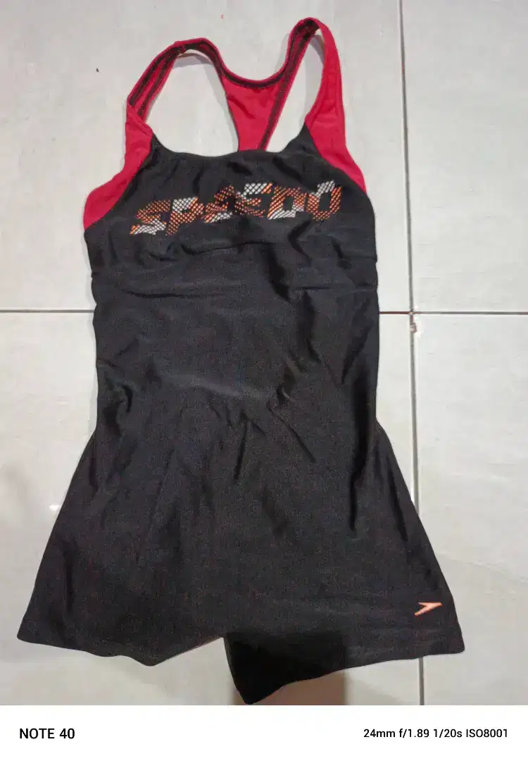 Baju renang SPEEDO