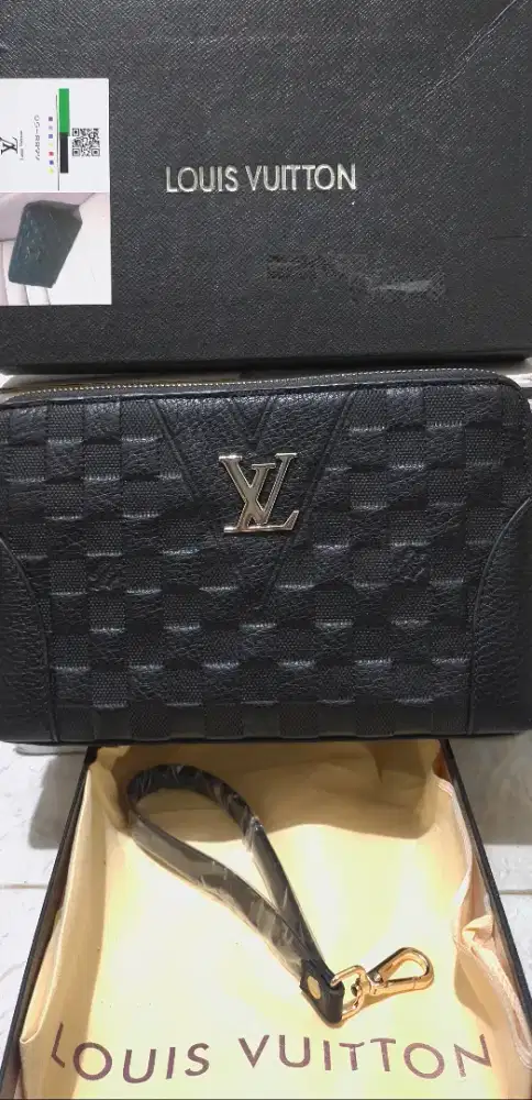 Hand Bag Louis Vuitton