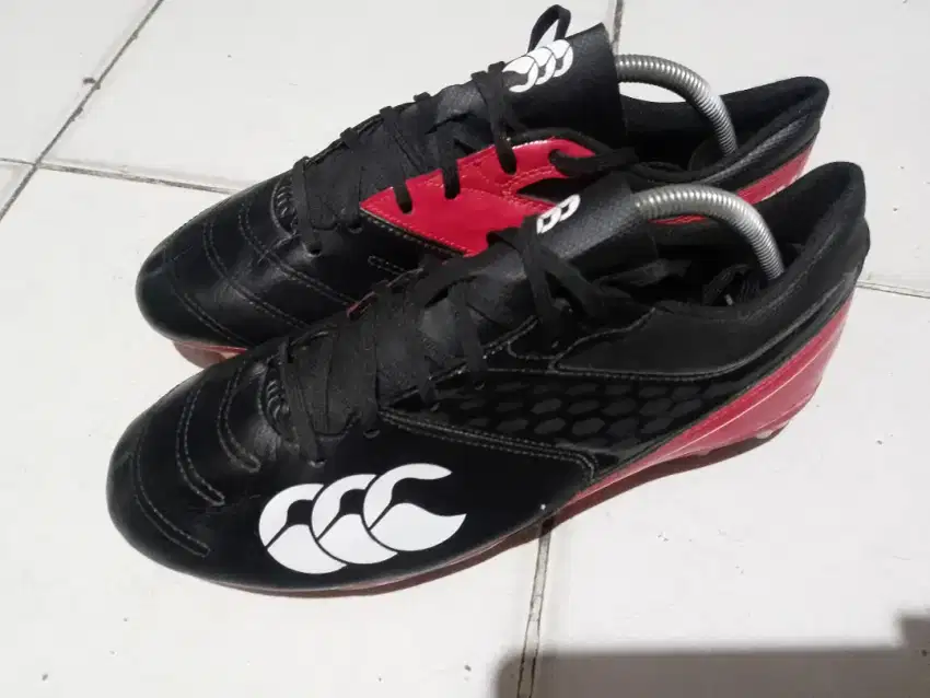 Sepatu bola langka Canterbury size 42.5
pull besi