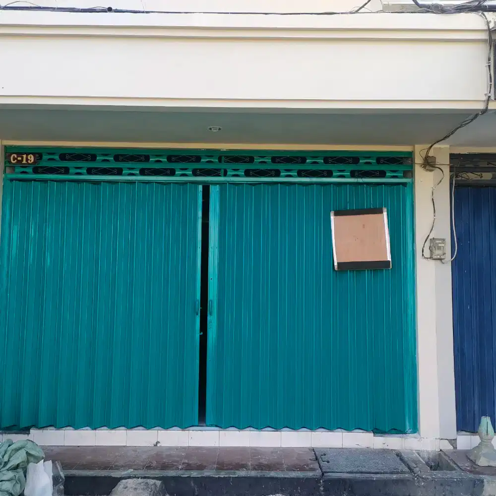 DISEWAKAN RUKO 3 LANTAI KLAMPIS MEGAH