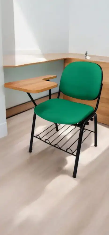 Promo kursi kuliah hijau