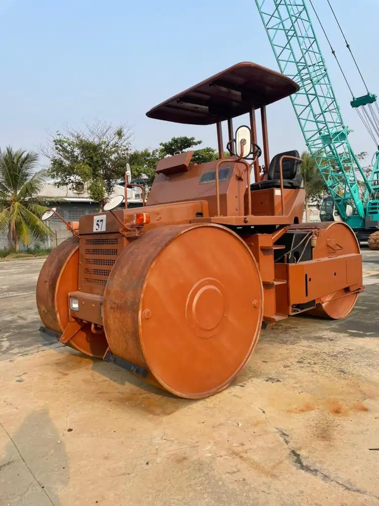 Three Wheel Sakai R2S. Kap 10-12 ton. Ex Japan