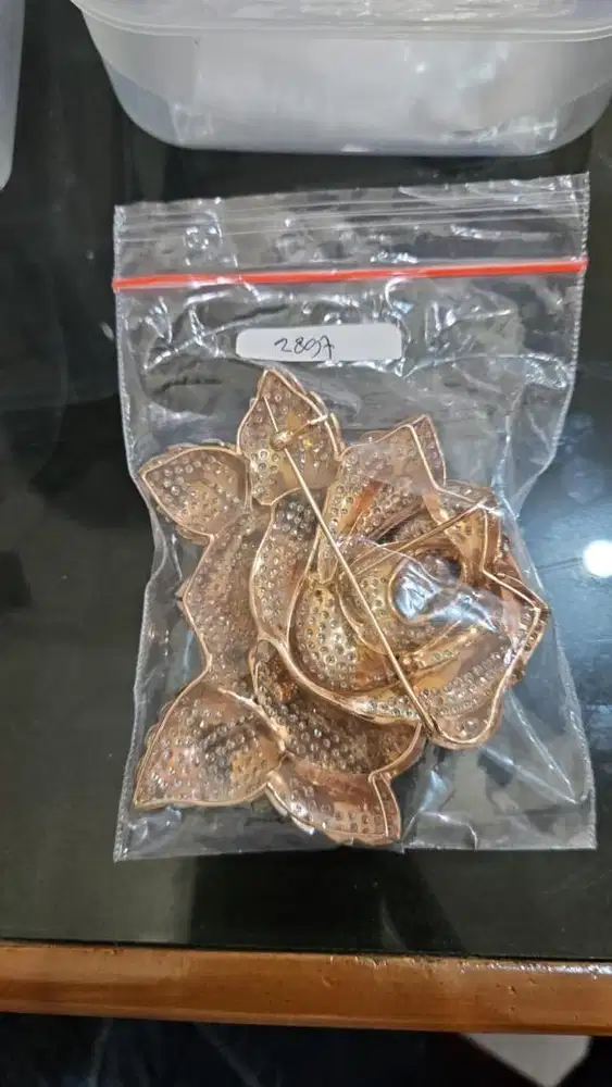 Menerima emas dgn kondisi putus patah surat hilang dan logam mulia dll