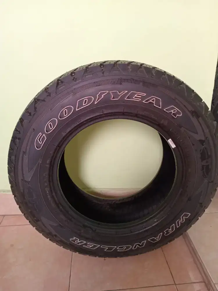 Ban wrangler rubicon 285/75 R17