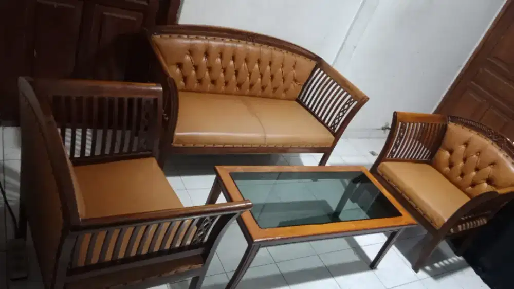 Dicari kursi tamu bekas