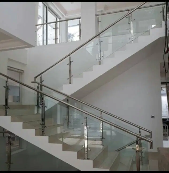 Railing kaca tempered pagar tangga stainless