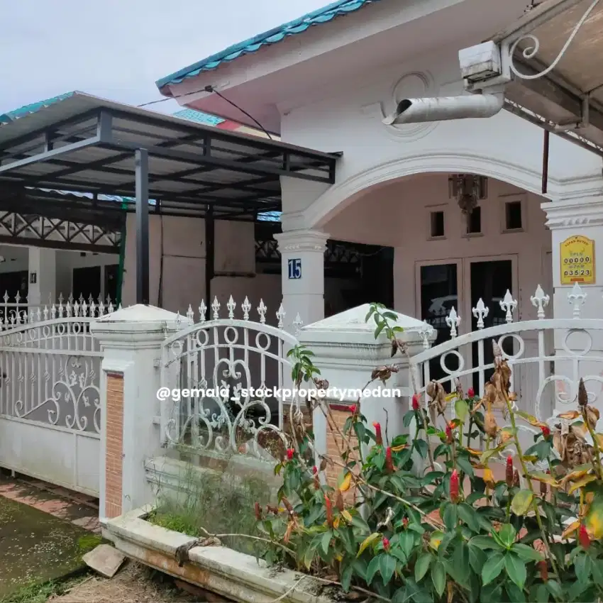 JUAL RUMAH KOMPLEK PAS DEPAN MASJID JL.KARYA WISATA MEDAN  JOHOR