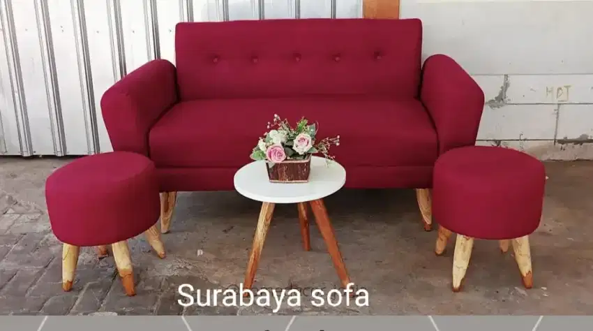 Sofa tamu merah meja putih