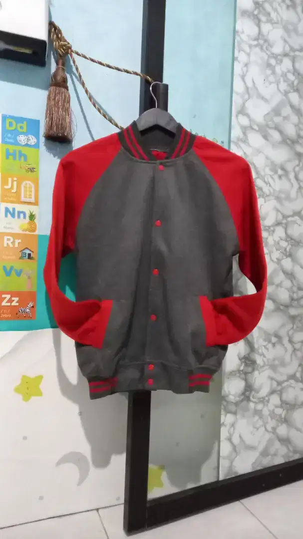 Jaket (baseball) Merah Abu