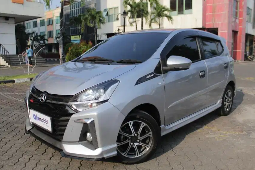 DP Rendah - Daihatsu Ayla 1.2 R Deluxe Bensin-MT 2020 Silver (2UH)