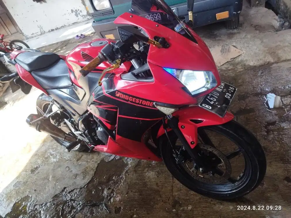 Honda cbr 150, tahun 2015