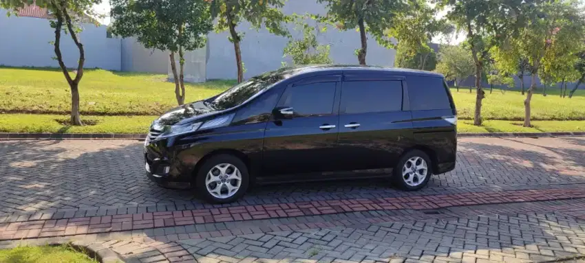 Mazda Biante skyactive 2013 hitam