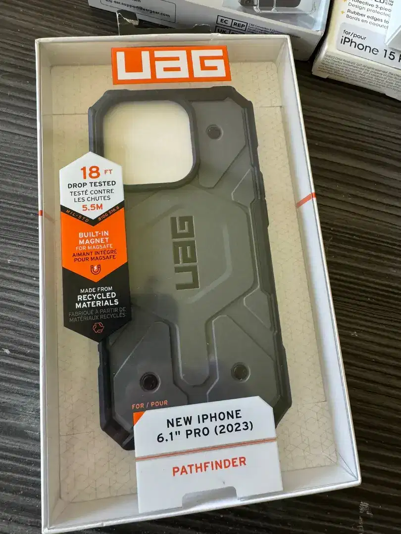 Uag pathfinder silver  original iphone 15 pro 
Second original