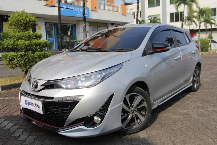 Pajak Panjang - Toyota Yaris 1.5 S Bensin-AT 2020 Silver (TIS)