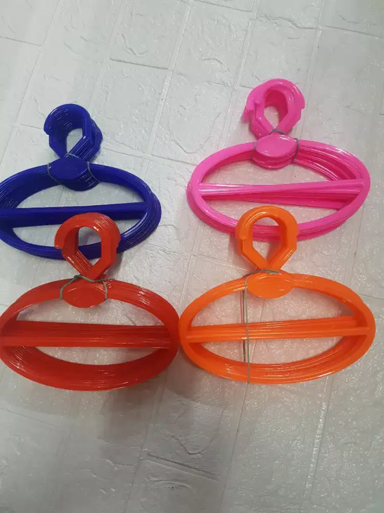 Hanger jilbab oval plastik