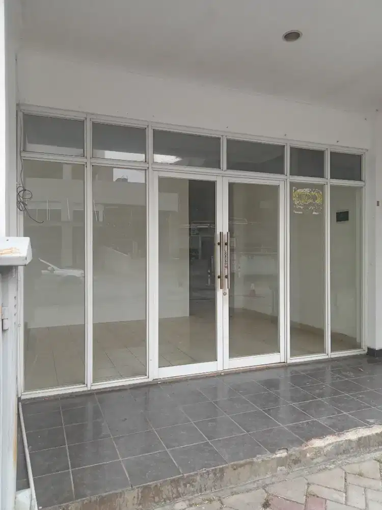 Pintu dan kusen aluminium
