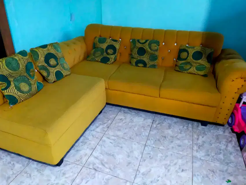 Di jual sofa kondisi mulus minus kotor dikit