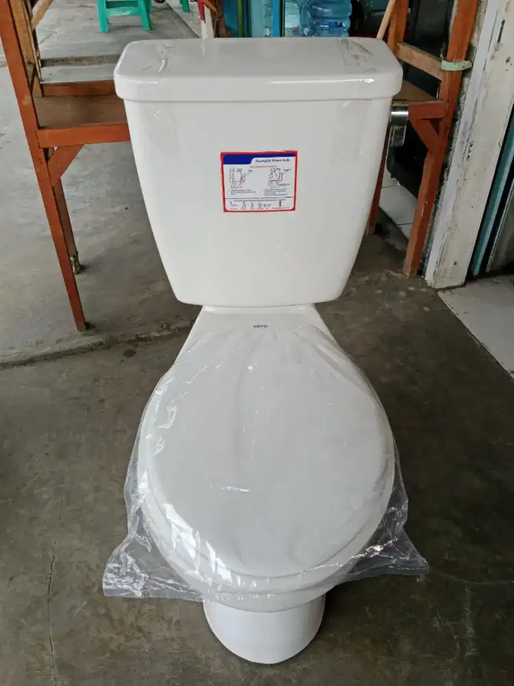 Kloset Toto 516 putih engkol samping