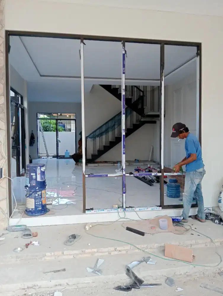 Kusen pintu jendela tau kaca