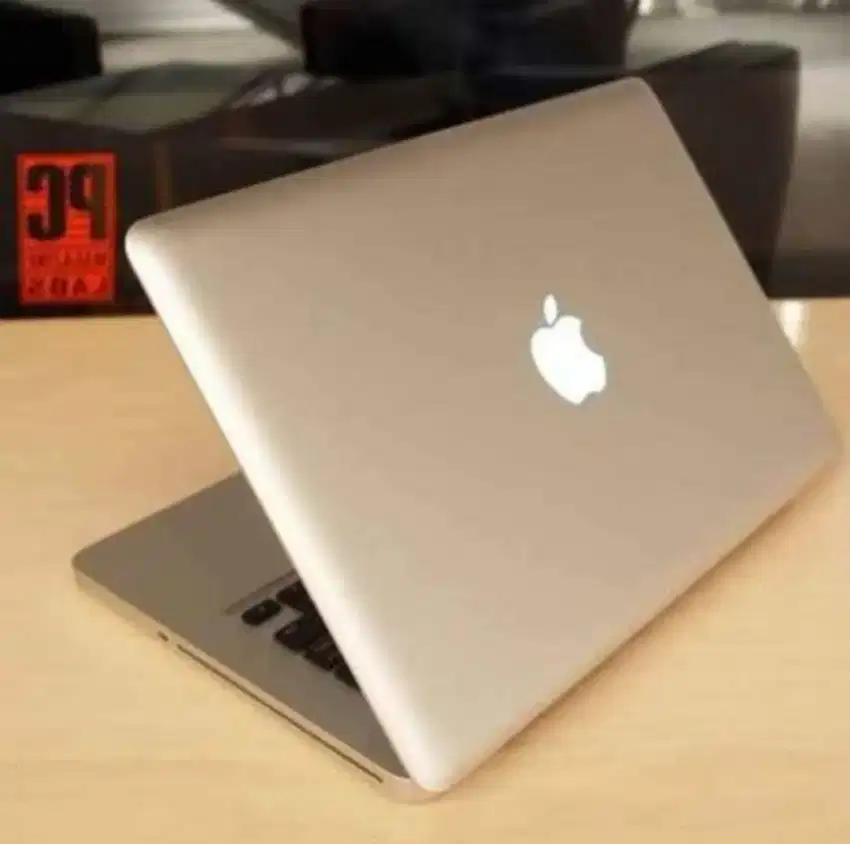 Macbook Pro Mid 2012 Ram 16GB ssd 512GB siap pakai buat randering