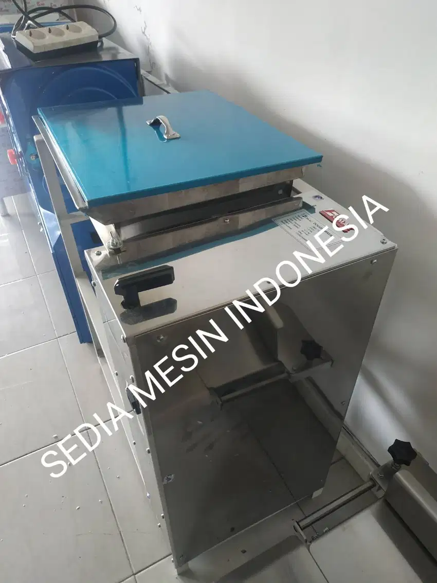 Mixer Horizontal Mie, kerupuk, siomay, kapasitas 15 kh