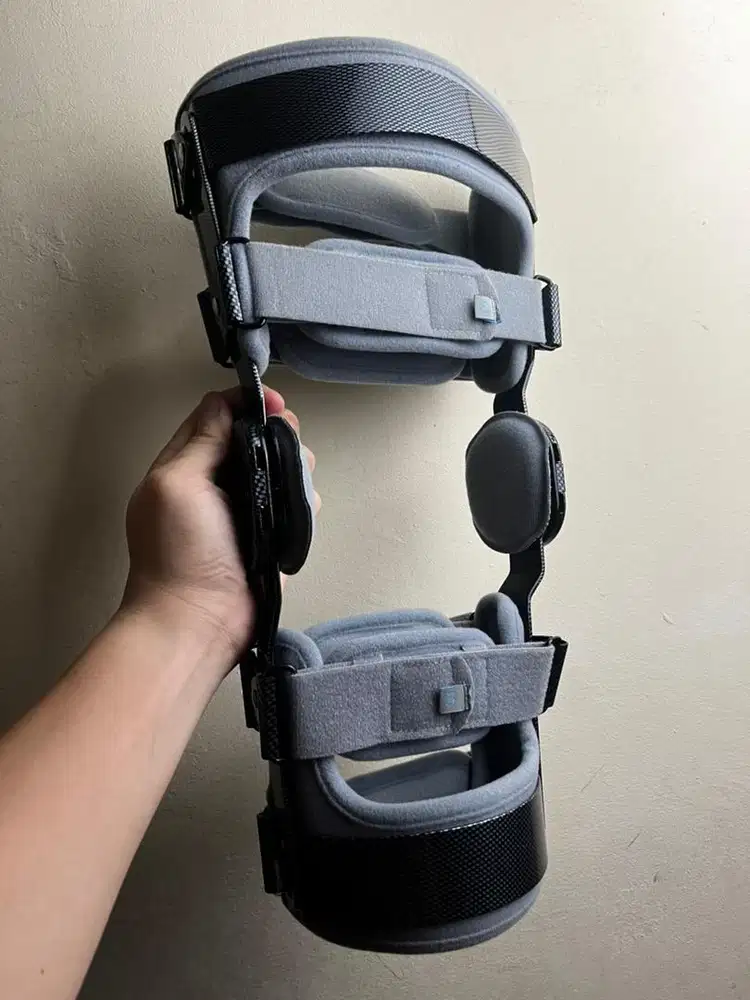 Brace / bracket Kaki untuk post operasi Dr ortho