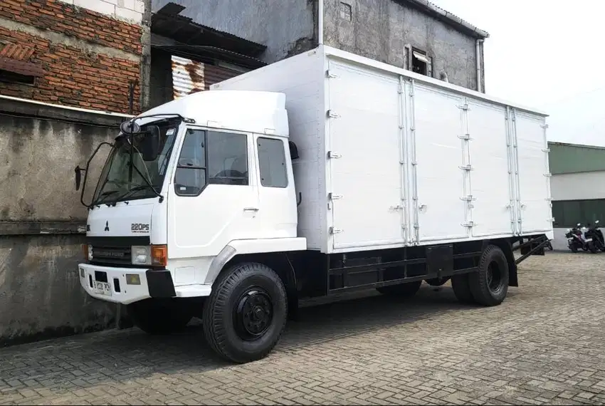 MULUS+banBARU MURAH Mitsubishi fuso engkel HL box aluminium 2013