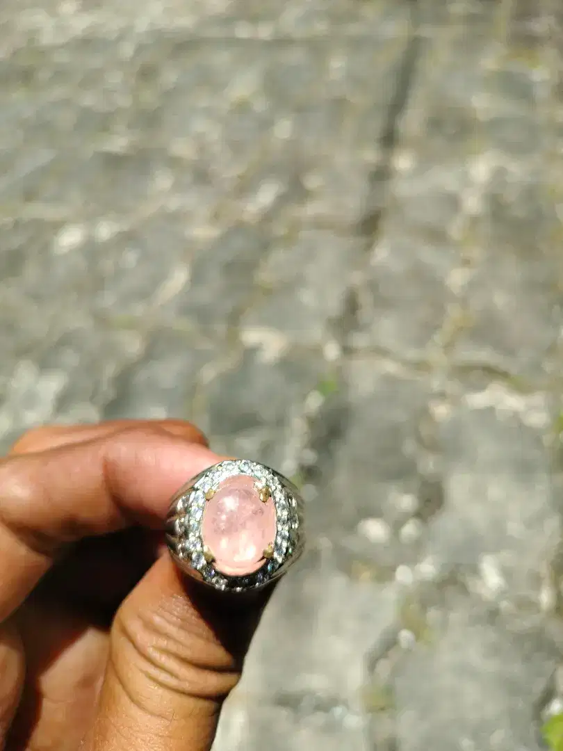 Natural pink safir