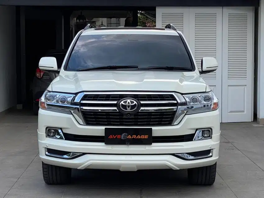 Toyota Land Cruiser V8 2013 // Facelift