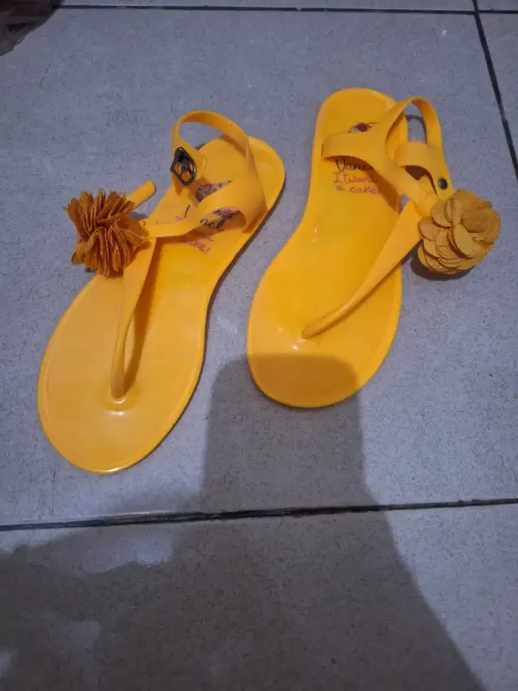 Sandal Jelly merk VANCL ORI Murmer Ajah!