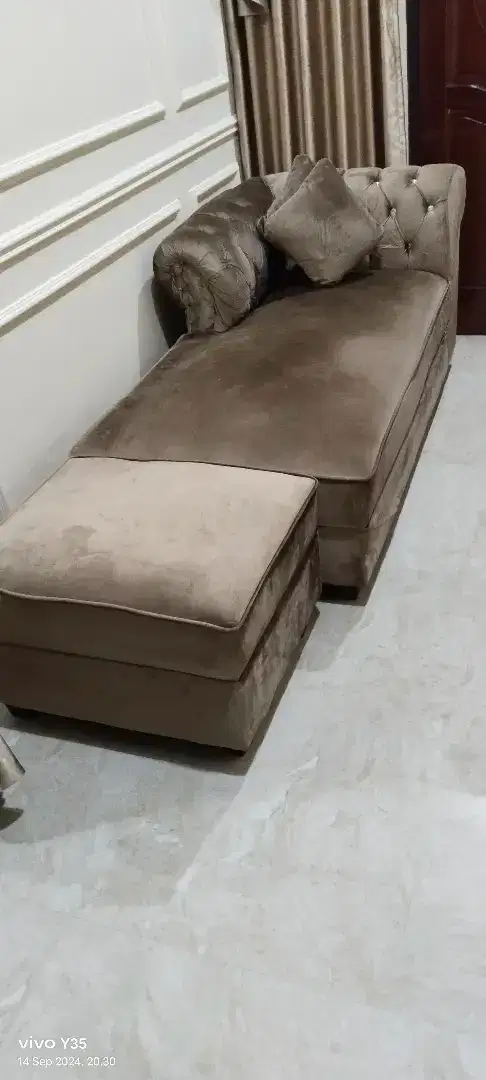 SOFA MINIMALIS KANCING BEKAS