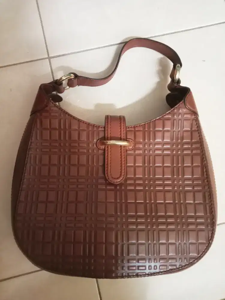 Tas HOBO BURBERRY leather, authentic.